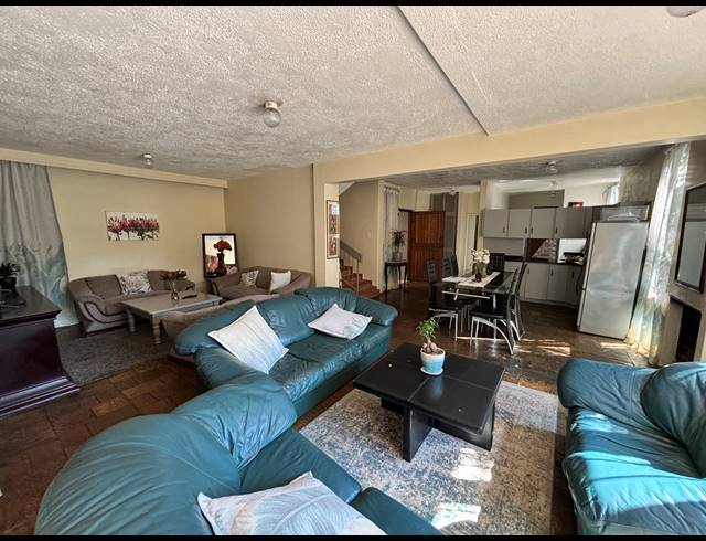 4 BEDROOM TOWNHOUSE FOR SALE IN ARCADIA